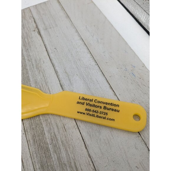 Yellow Plastic Spreader #1 Knife For Cheese & Butter 9" Advertising - Picture 3 of 7